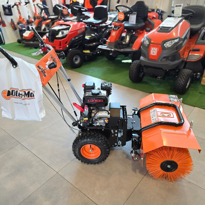 Odśnieżarka spalinowa Oleo-Mac + zamiatarka PKM80EK  - sklep Tarnobrzeg