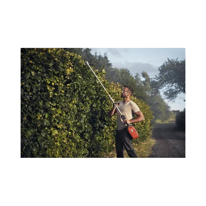 Podkaszarka akumulatorowa Husqvarna 325iLK z przystawką bez akumulatora i ładowarki