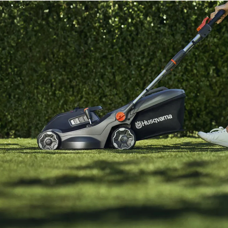 Kosiarka Husqvarna Aspire LC34-P4A bez akumulatora i ładowarki