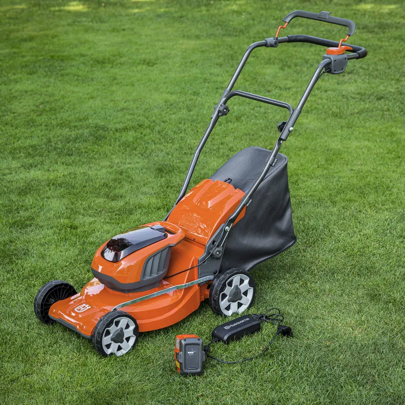 Kosiarka Husqvarna LC137i z ładowarką 2 akumulatory 970500904