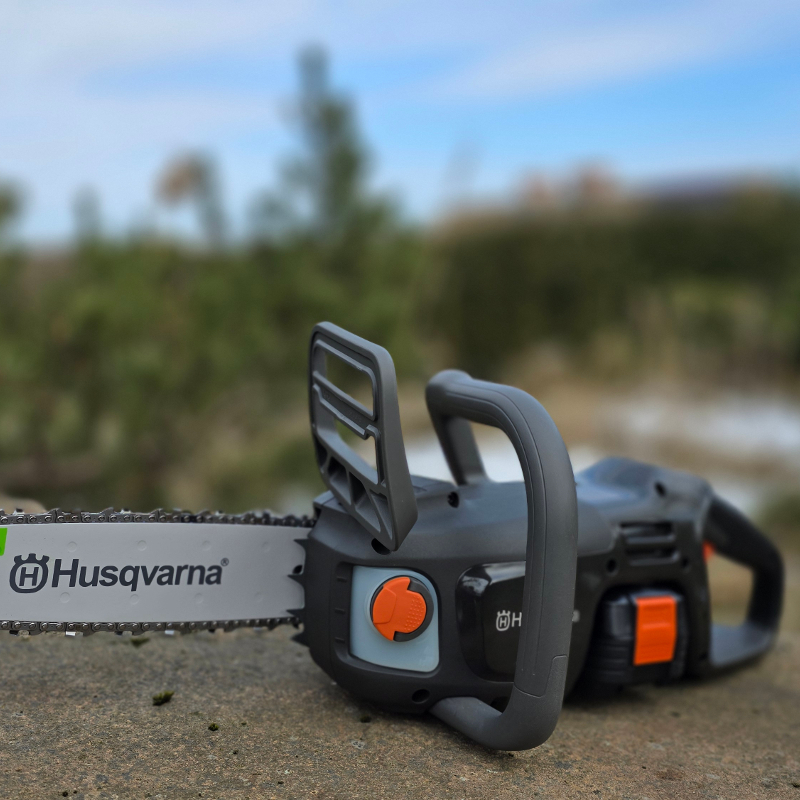 Pilarka akumulatorowa Husqvarna Aspire™ C15X-P4A  akumulator i ładowarka