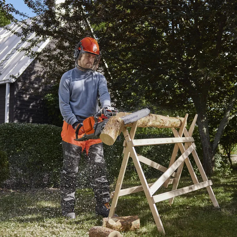 Pilarka akumulatorowa Husqvarna 240i z 2 akumulatorami i ładowarką